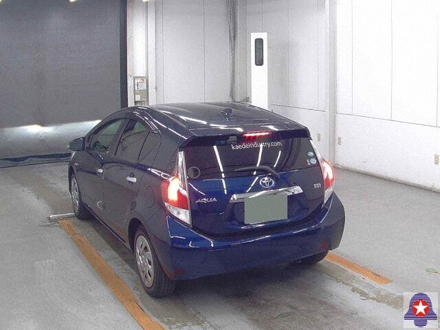  30266  TOYOTA AQUA  2017  