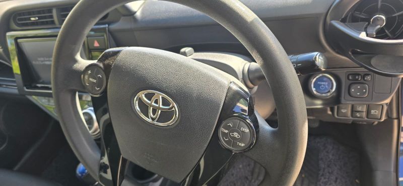  30266  TOYOTA AQUA  2017  