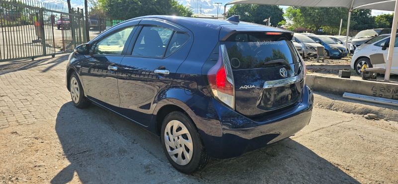  30266  TOYOTA AQUA  2017  