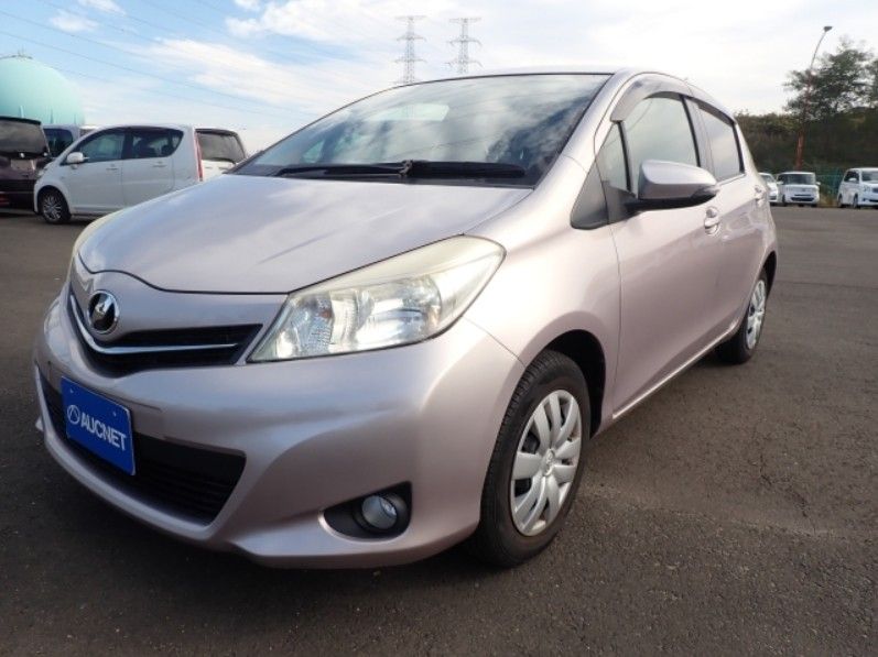  30267  TOYOTA VITZ  2011  