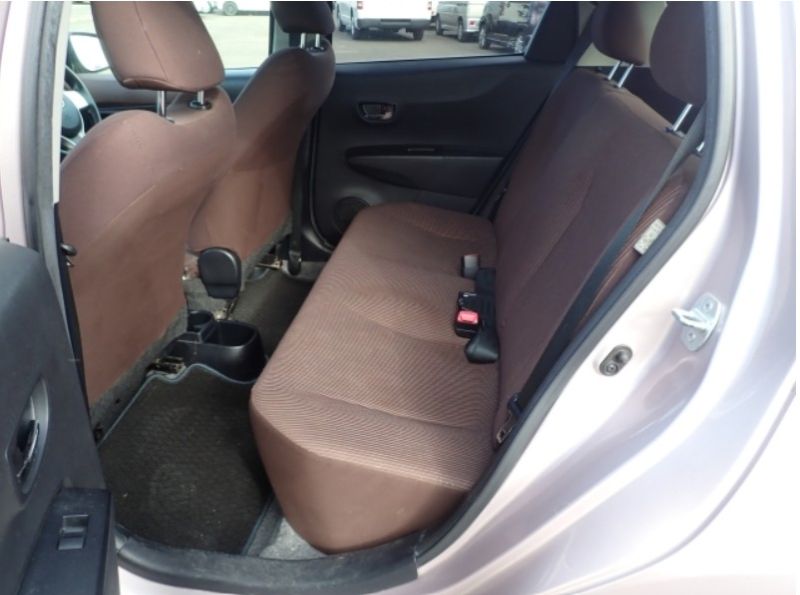  30267  TOYOTA VITZ  2011  