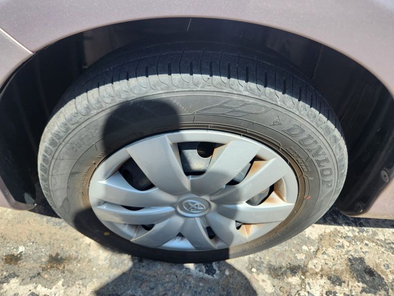  30267  TOYOTA VITZ  2011  