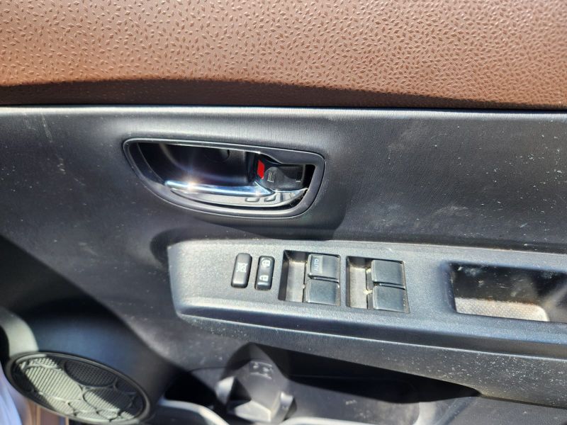  30267  TOYOTA VITZ  2011  