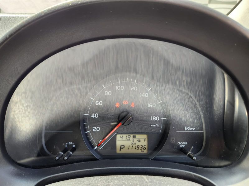  30267  TOYOTA VITZ  2011  