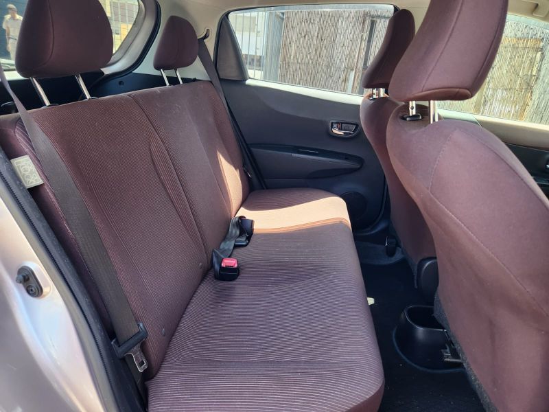  30267  TOYOTA VITZ  2011  