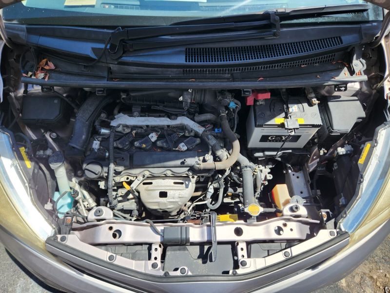  30267  TOYOTA VITZ  2011  