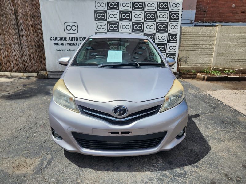  30267  TOYOTA VITZ  2011  