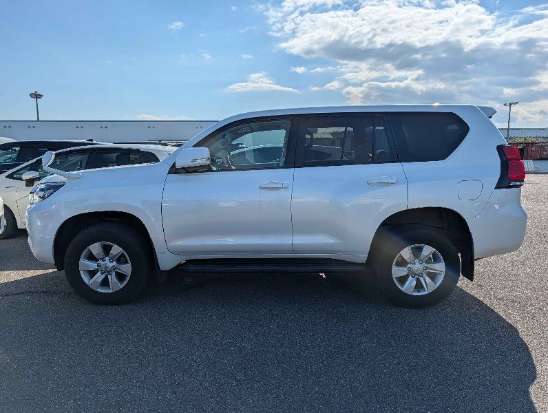  30269  TOYOTA LANDCRUISER PRADO  2021  