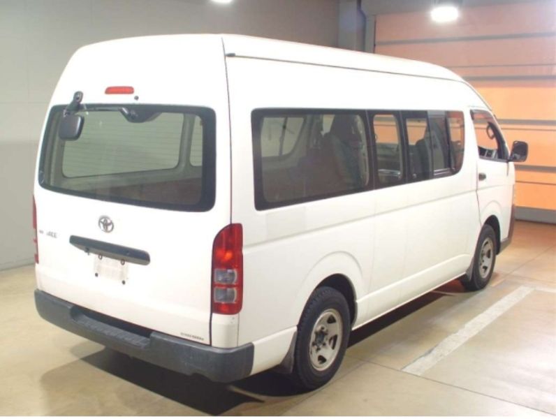  30272  TOYOTA REGIUS  2011  