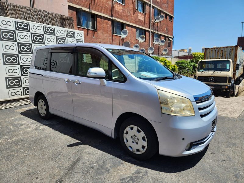  30278  TOYOTA NOAH  2009  