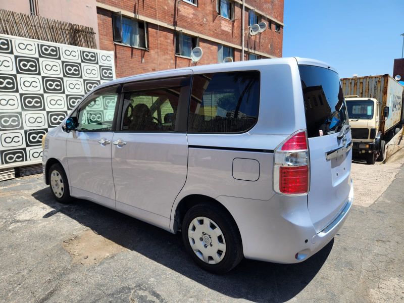  30278  TOYOTA NOAH  2009  