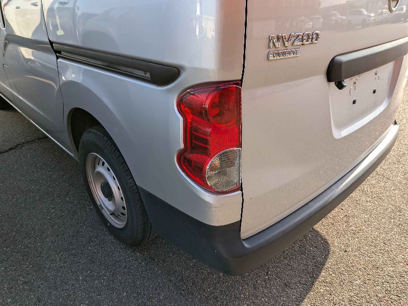  30289  NISSAN VANETTE  2017  