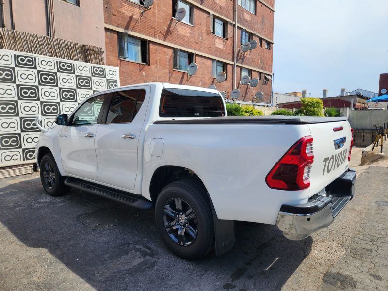  30290  TOYOTA HILUX  2022  