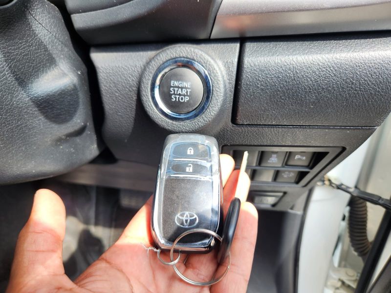  30290  TOYOTA HILUX  2022  