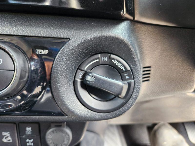  30290  TOYOTA HILUX  2022  