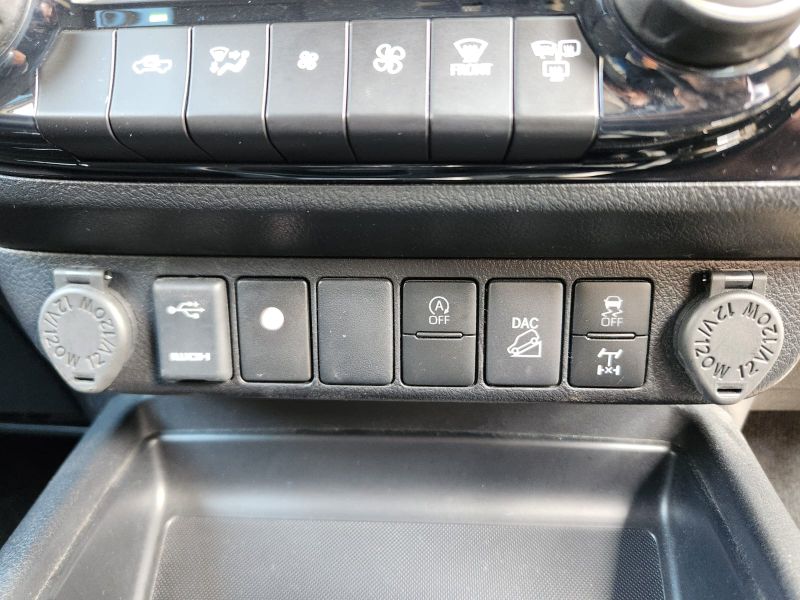  30290  TOYOTA HILUX  2022  