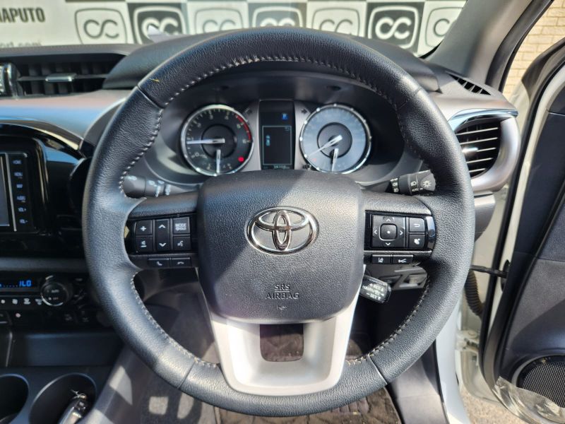  30290  TOYOTA HILUX  2022  