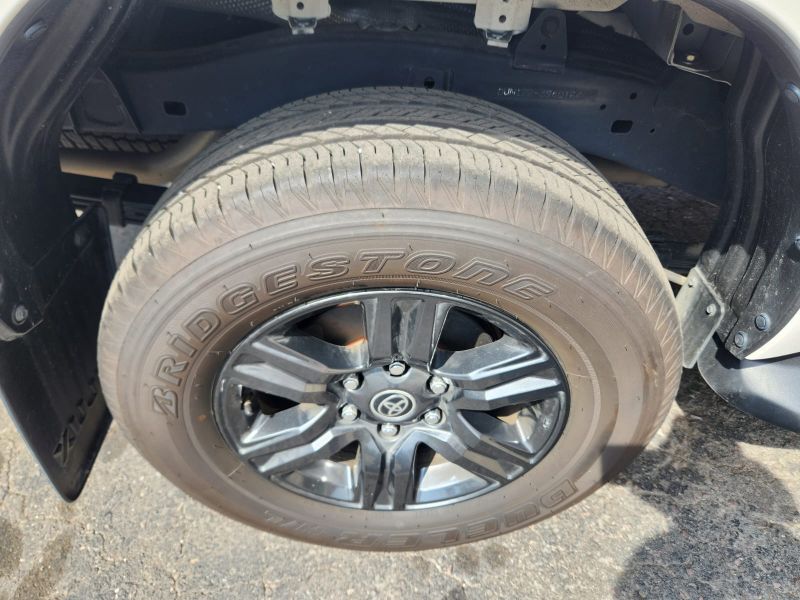  30290  TOYOTA HILUX  2022  