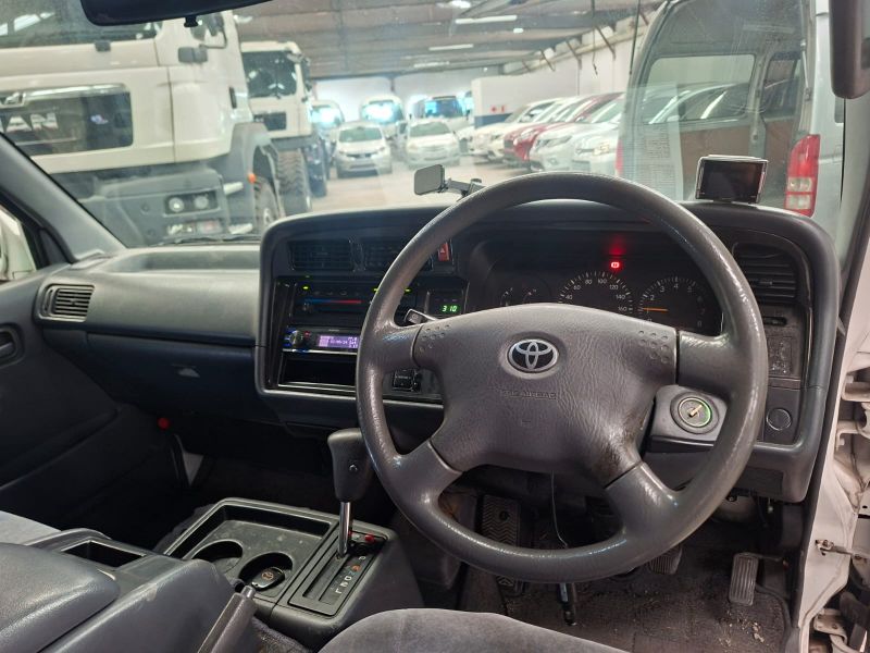  30297  TOYOTA HIACE  2003  