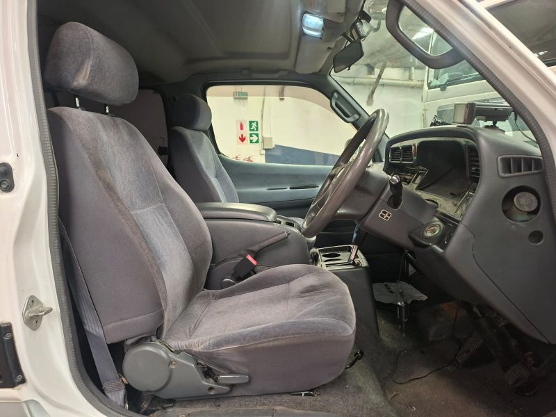  30297  TOYOTA HIACE  2003  