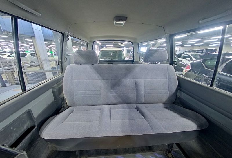  30298  TOYOTA HIACE  2004  