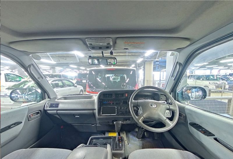  30298  TOYOTA HIACE  2004  