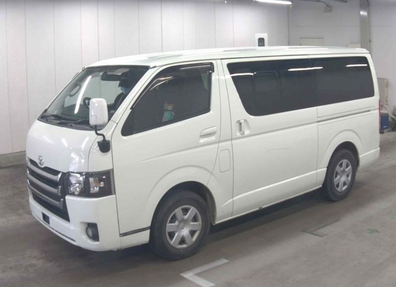  30300  TOYOTA HIACE  2016  