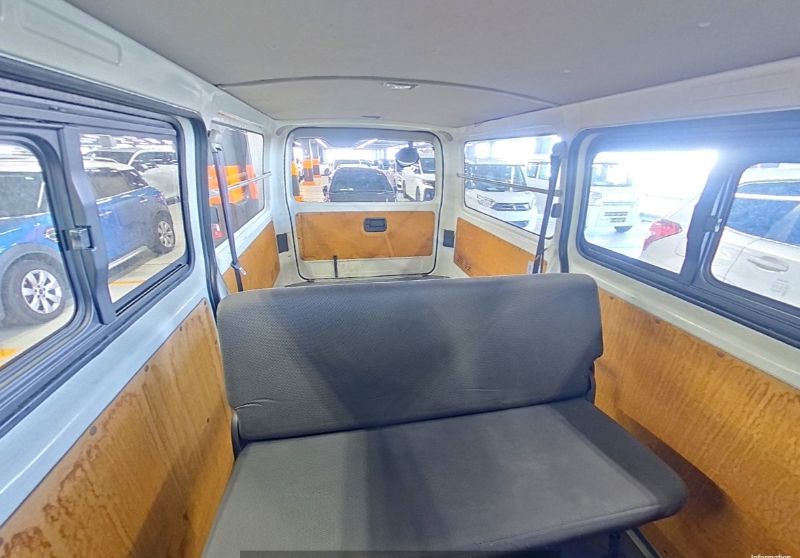  30300  TOYOTA HIACE  2016  