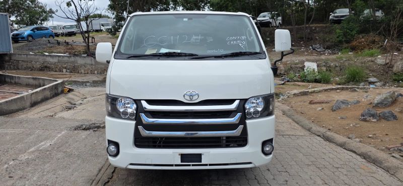  30300  TOYOTA HIACE  2016  
