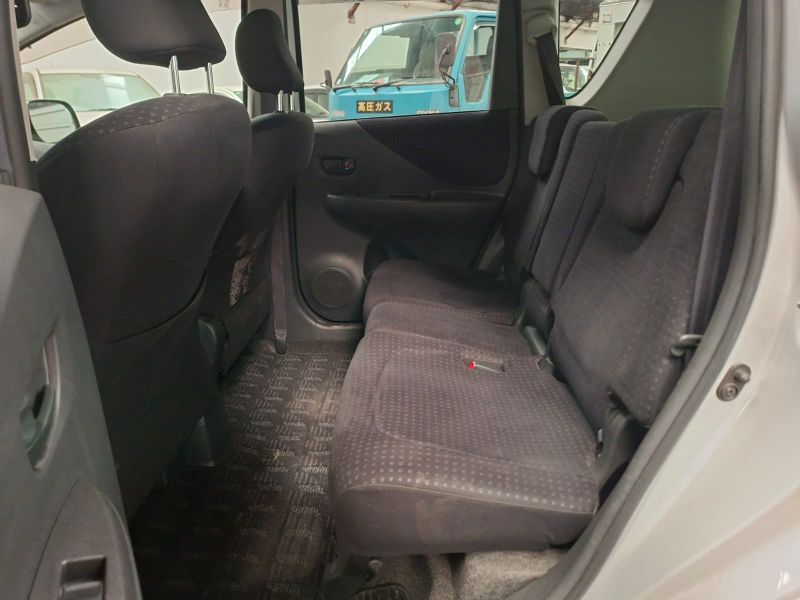  30301  TOYOTA RACTIS  2010  