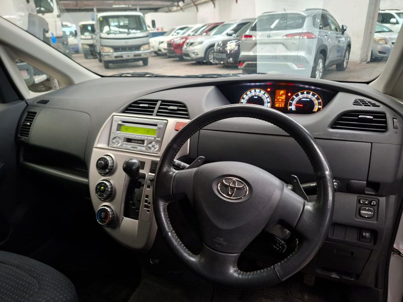  30301  TOYOTA RACTIS  2010  