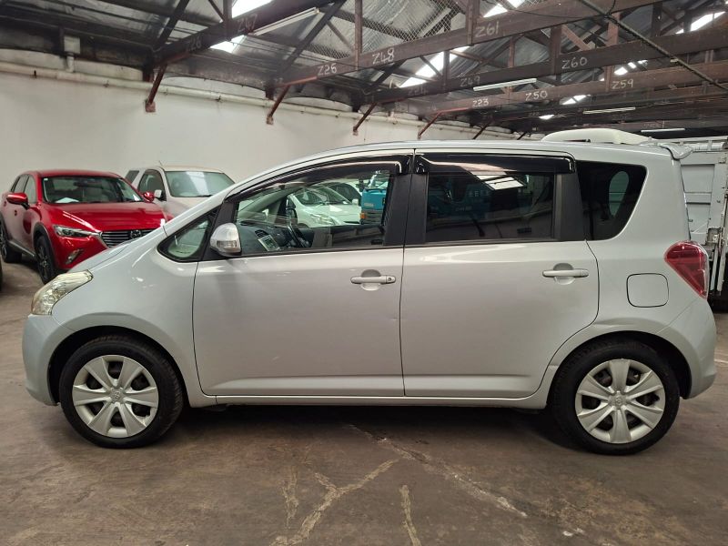  30301  TOYOTA RACTIS  2010  