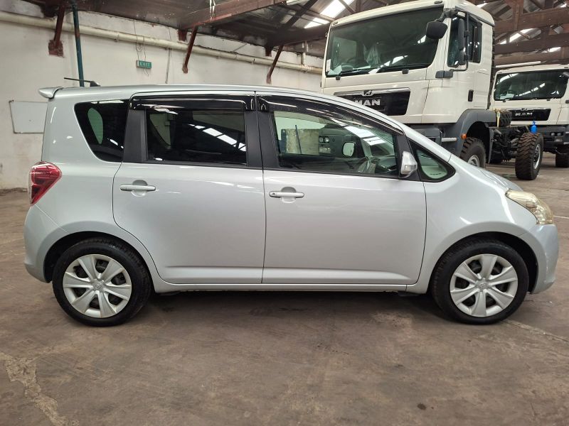  30301  TOYOTA RACTIS  2010  