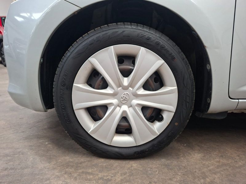  30301  TOYOTA RACTIS  2010  