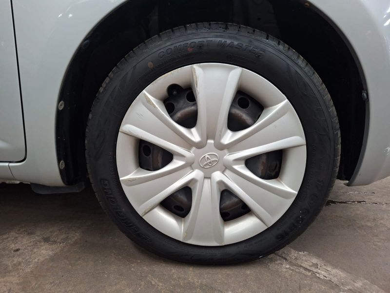  30301  TOYOTA RACTIS  2010  