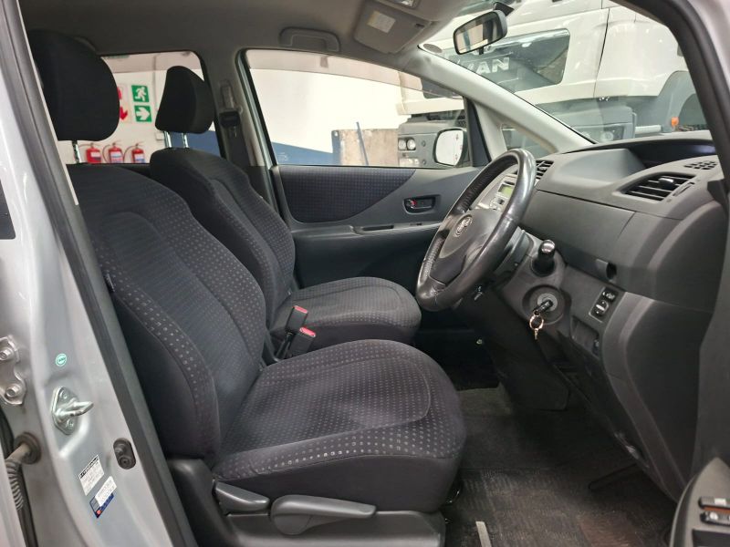  30301  TOYOTA RACTIS  2010  