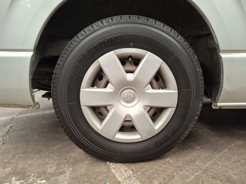  30306  TOYOTA HIACE  2006  