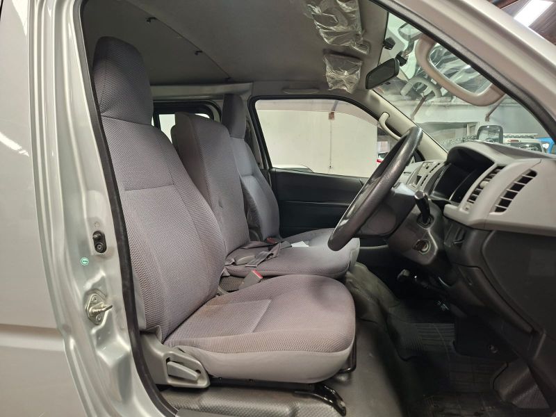  30306  TOYOTA HIACE  2006  