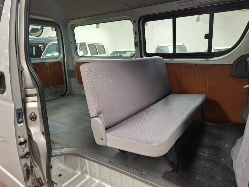  30306  TOYOTA HIACE  2006  