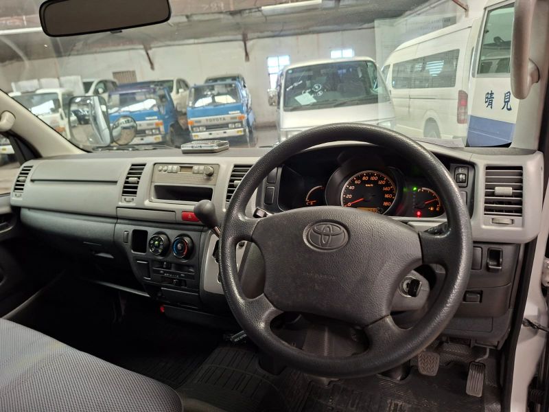  30306  TOYOTA HIACE  2006  