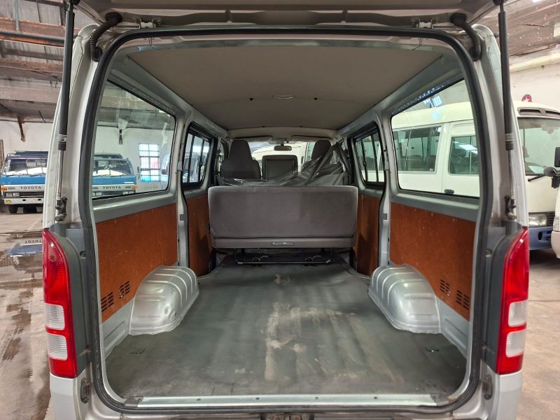  30306  TOYOTA HIACE  2006  