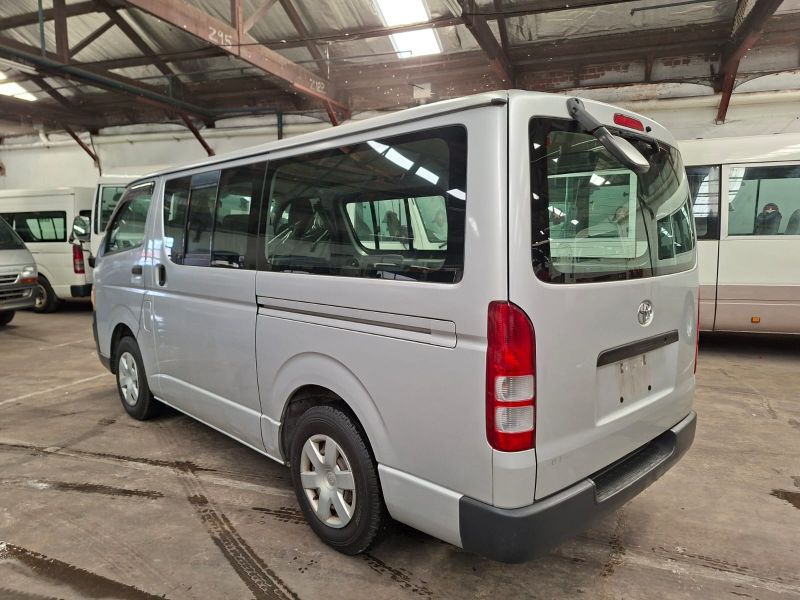  30306  TOYOTA HIACE  2006  
