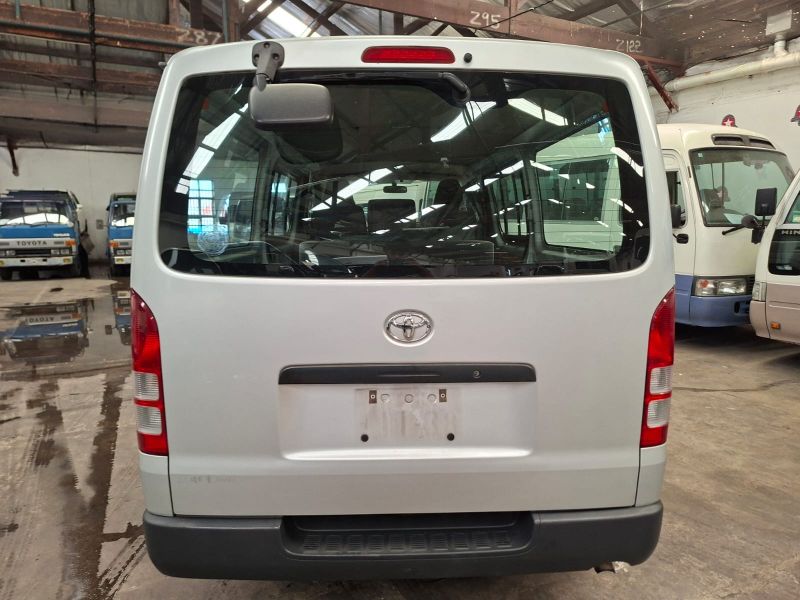  30306  TOYOTA HIACE  2006  