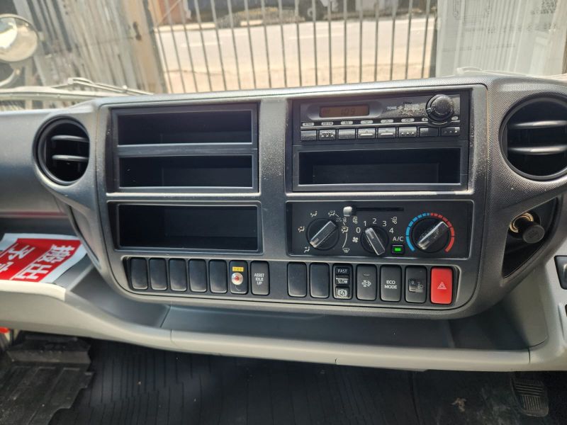  30311  TOYOTA DYNA  2015  