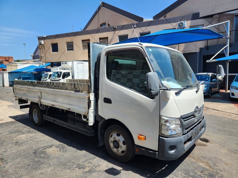  30311  TOYOTA DYNA  2015  