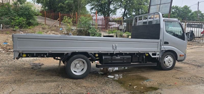  30313  TOYOTA DYNA  2012  