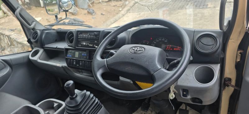  30313  TOYOTA DYNA  2012  