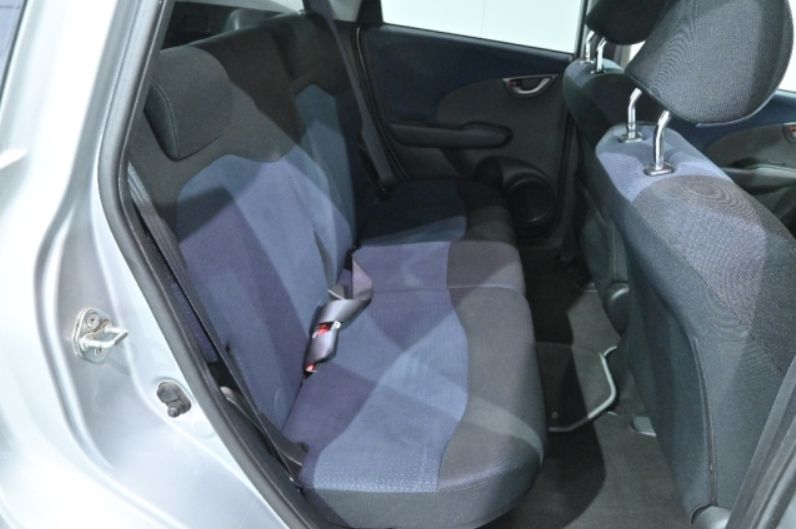  30315  HONDA FIT  2010  