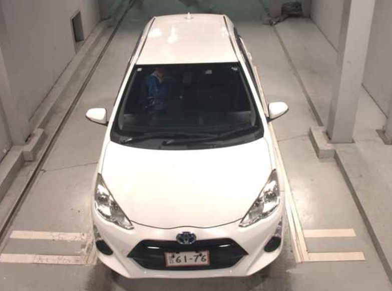  30316  TOYOTA AQUA  2016 