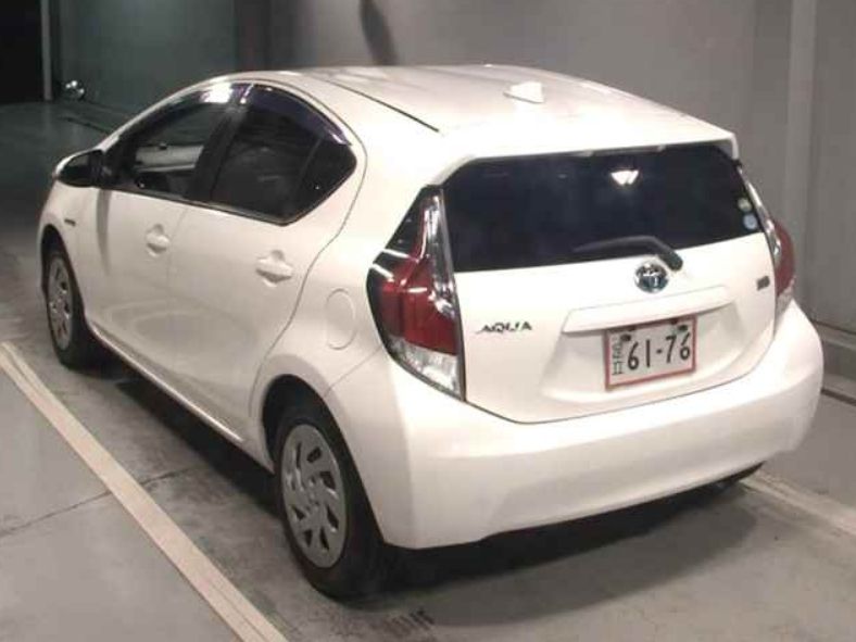  30316  TOYOTA AQUA  2016  